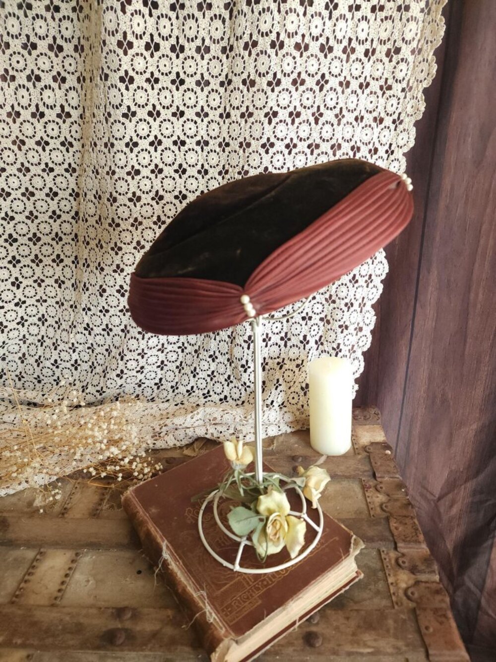 Vintage 1940s Mushroom Tilt Hat With Faux Pearl Trim, Brown Velvet and Satin Mil - Picture 5 of 13